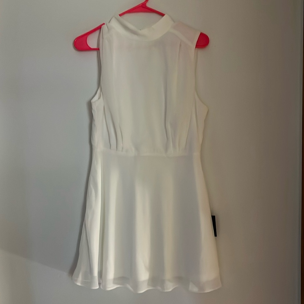Lulu’s medium high neck, white dress